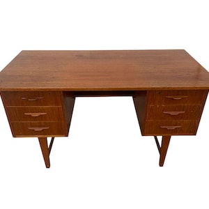 Vintage Danish Modern Teak Desk with (6) drawers