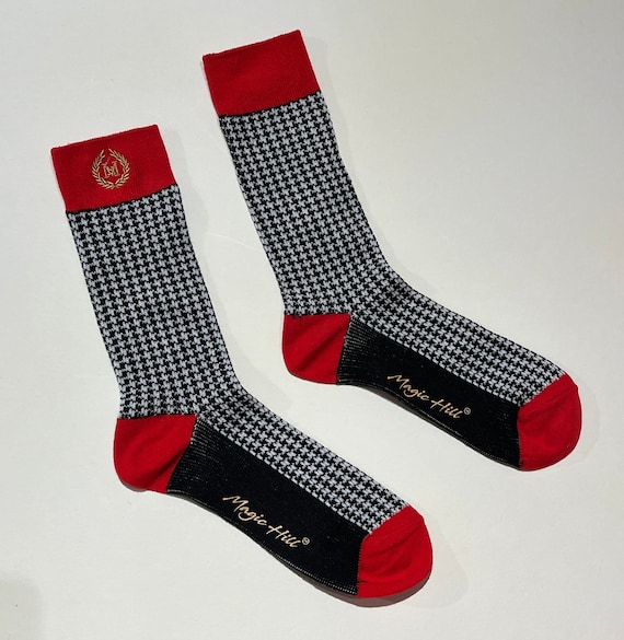 Black & Red Casual Dressy Sock 100% cotton perfect for the summer or winter. Feels great on the skin.