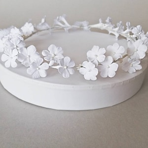 White Flower Crown for Bride or First Communion – Handmade Floral Headpiece with Lace Ribbon – Wedding or Communion Halo