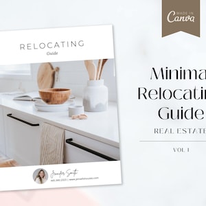 Puede incluir: Una guía minimalista para mudarse, con un interior de cocina con un tazón de madera, un jarrón blanco con utensilios de madera y una toalla blanca sobre una encimera blanca. La guía se titula "Guía de mudanza minimalista" y "Bienes raíces" con el número de volumen "Vol I".