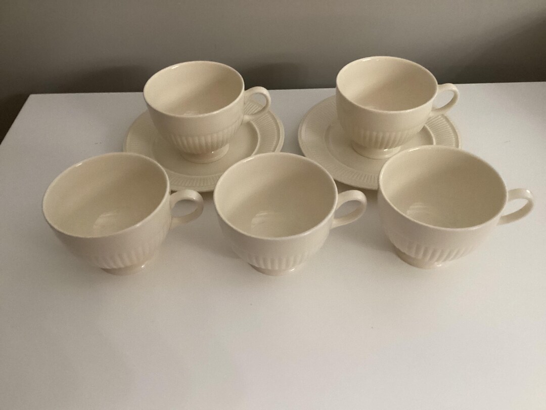 Queensware Cookware Wedgewood Queens Ware 2 Saucers and 5 Cups - Etsy