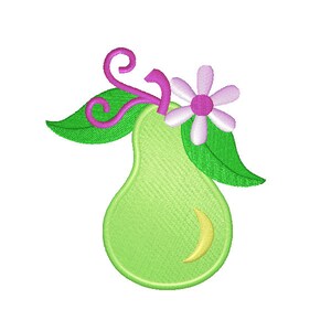 以下が含まれることがあります： 側面に黄色の三日月形の緑色の梨。梨の上には、白い中心を持つピンクの花と2枚の緑の葉があります。