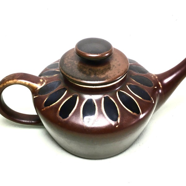 Rare Hertha Bengtson Teapot for Rörstrand Sweden Midcentury