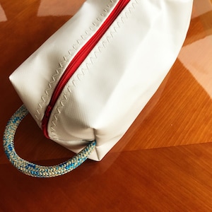 Dopp Kit (white)