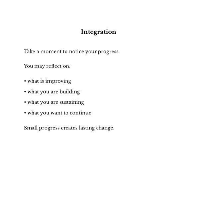 K&ouml;nnte beinhalten: Wei&szlig;er Hintergrund mit schwarzem Text. Das Wort "Integration" steht oben. Der Text darunter fordert auf, &uuml;ber Fortschritte nachzudenken, listet Punkte auf und endet mit "Kleiner Fortschritt schafft dauerhafte Ver&auml;nderung."