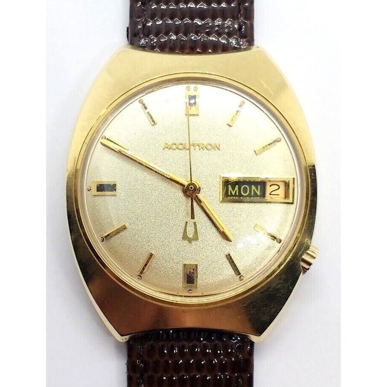 Vintage 1969 Bulova Accutron M9 14K Gold Case Men's Watch 1960's Etsy