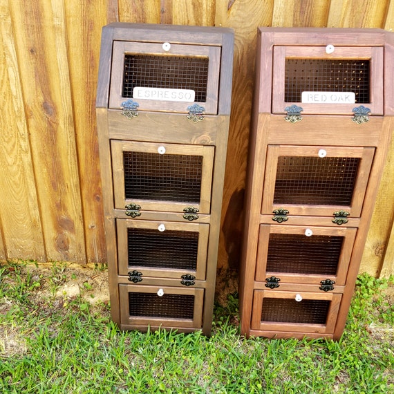 Potato and outlet onion bins