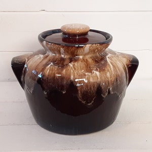Vintage USA Two Quart Two Handled Brown Drip Glaze Bean Pot with Lid Cookie Jar Farmhouse Kitchen Decor Storage Stoneware Pot Container Jug