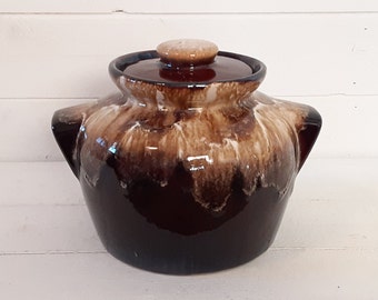 Vintage USA Two Quart Two Handled Brown Drip Glaze Bean Pot with Lid Cookie Jar Farmhouse Kitchen Decor Storage Stoneware Pot Container Jug