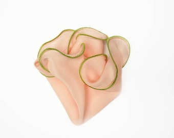 Fazzoletto da taschino in seta rosa con bordo verde lime, fazzoletto da sposa