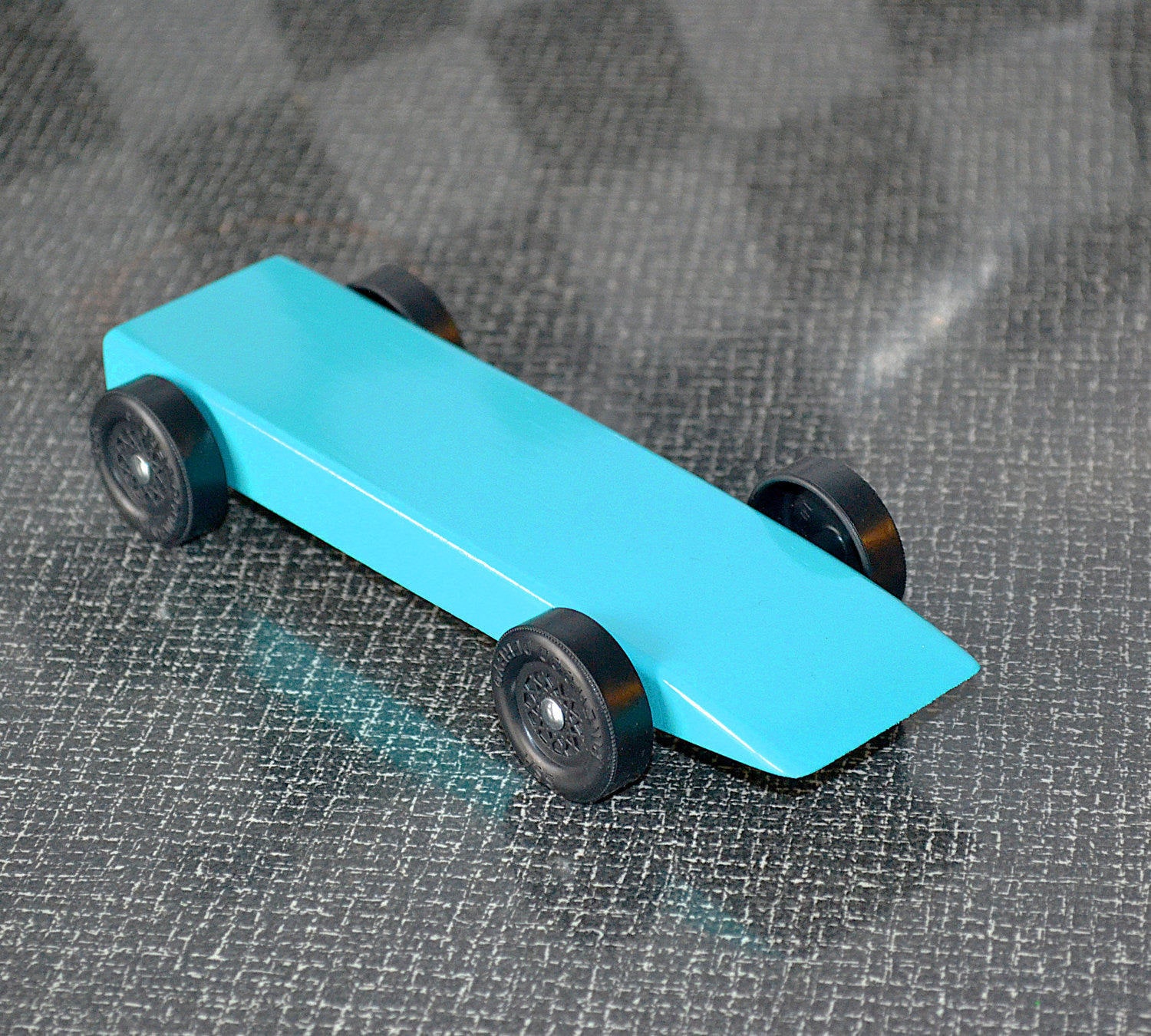 Pinewood Derby Car Lathed and Matched Wheels YELLOW 