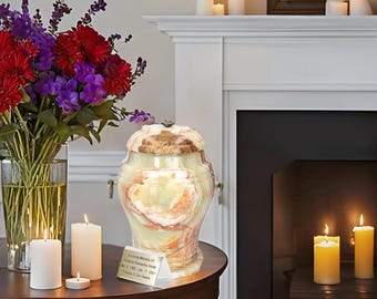 Mooie natuurstenen onyx urn met roos of kruis urn voor volwassen as Begrafenisurn voor mens Massieve stenen urn voor as begrafenisurn