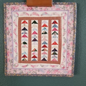 Miniature Quilt,  Small Quilted Wall Hanging, Miniature Quilted Wall Hanging, Quilted Table Decor