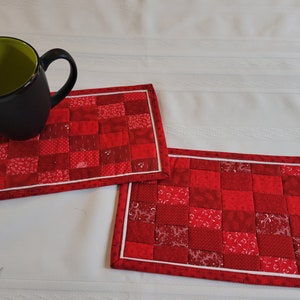 Christmas Mug Rug, Red Coffee Coaster