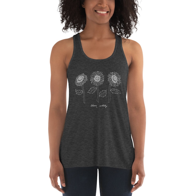 Bloom Wildly White Sunflowers Women/'s Flowy Racerback Tank