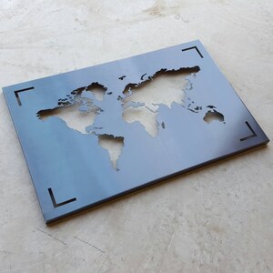 Carte du monde | Art mural carte du monde | signe Atlas | Décoration murale carte du monde | cadeau pour les voyageurs | Plaque en métal