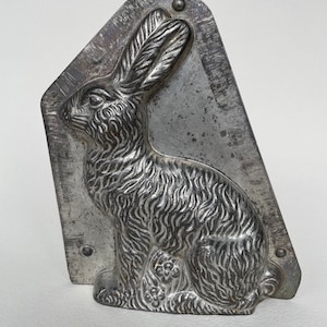 Vintage Antique Sitting Easter Rabbit Metal Chocolate Mold T.C. Weygandt a U.S. distributor for Anton Reiche