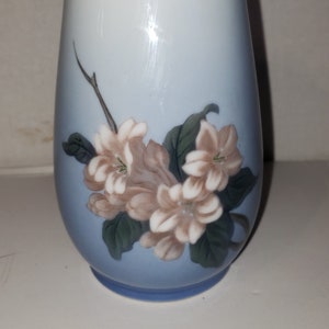 Antique B & G Bing Grondahl Hand painted Porcelain Flower Vase 8812/210, 7”, Old Mark