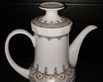 Vintage Bavaria Vohenstrauss Johann Seltmann Porcelain Teapot– Extremely Rare Pattern