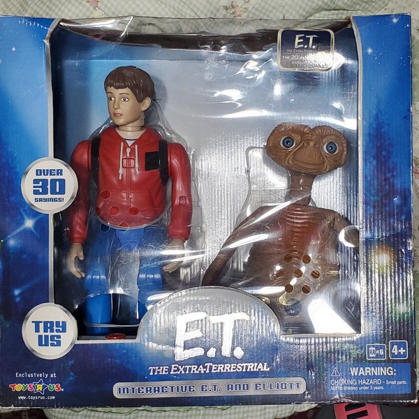 E.T. The Extra-Terrestrial Matthew DeMeritt & Elliott Action Figure Set