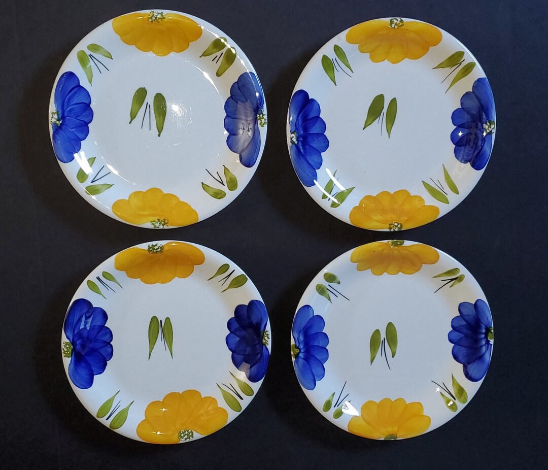 Vintage Maxam Italy Daisy Floral Hand Painted Ceramic Dinner Plates Set