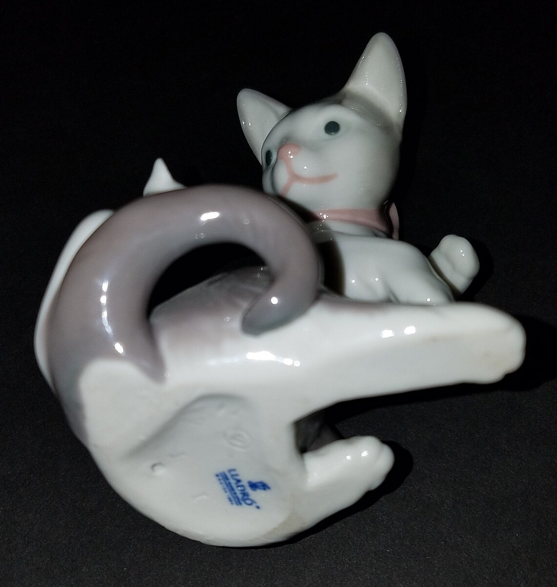 lladro cat with mouse on tail