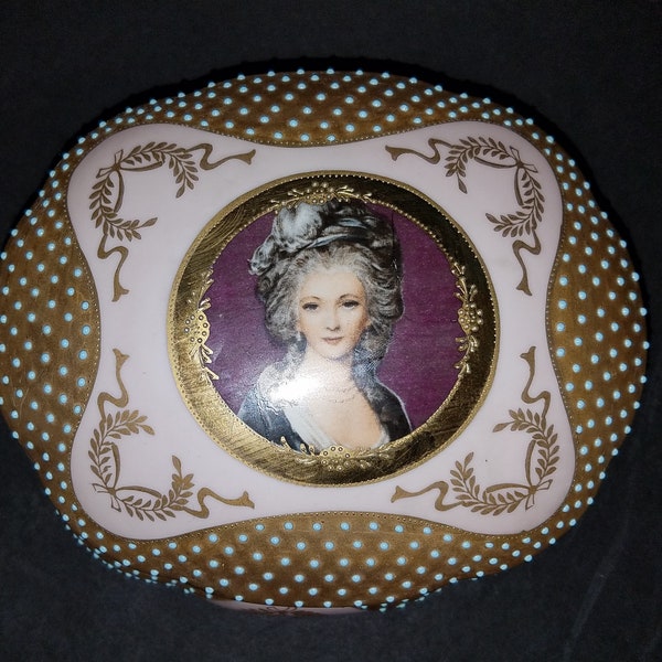 Vintage Moriage Cameo Pink Gold and Floral Hinged Covered Porcelain Jewelry Casket Victorian