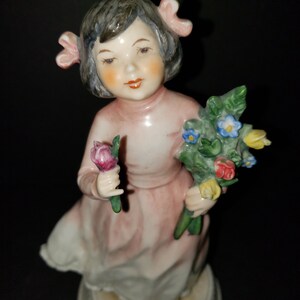 Vintage 1966 Goebel Young Girl Flower Bouquet “Her First Bouquet” Lore 204 Porcelain Figurine