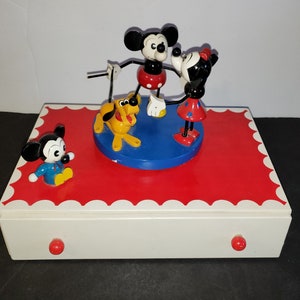 Vintage 1940’s Mickey Mouse Minnie Pluto Jewelry Music Box, Works