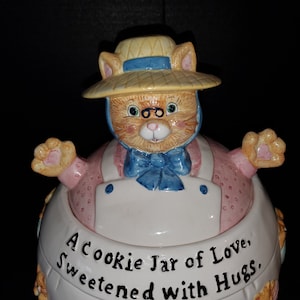 Large Vintage Mama Grandmom Cat Giving Hugs Ceramic Cookie Jar
