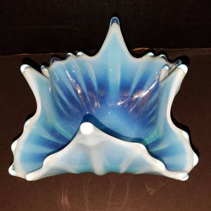 Stunning Duncan Miller Blue Opalescent  Handkerchief Art Glass Bowl