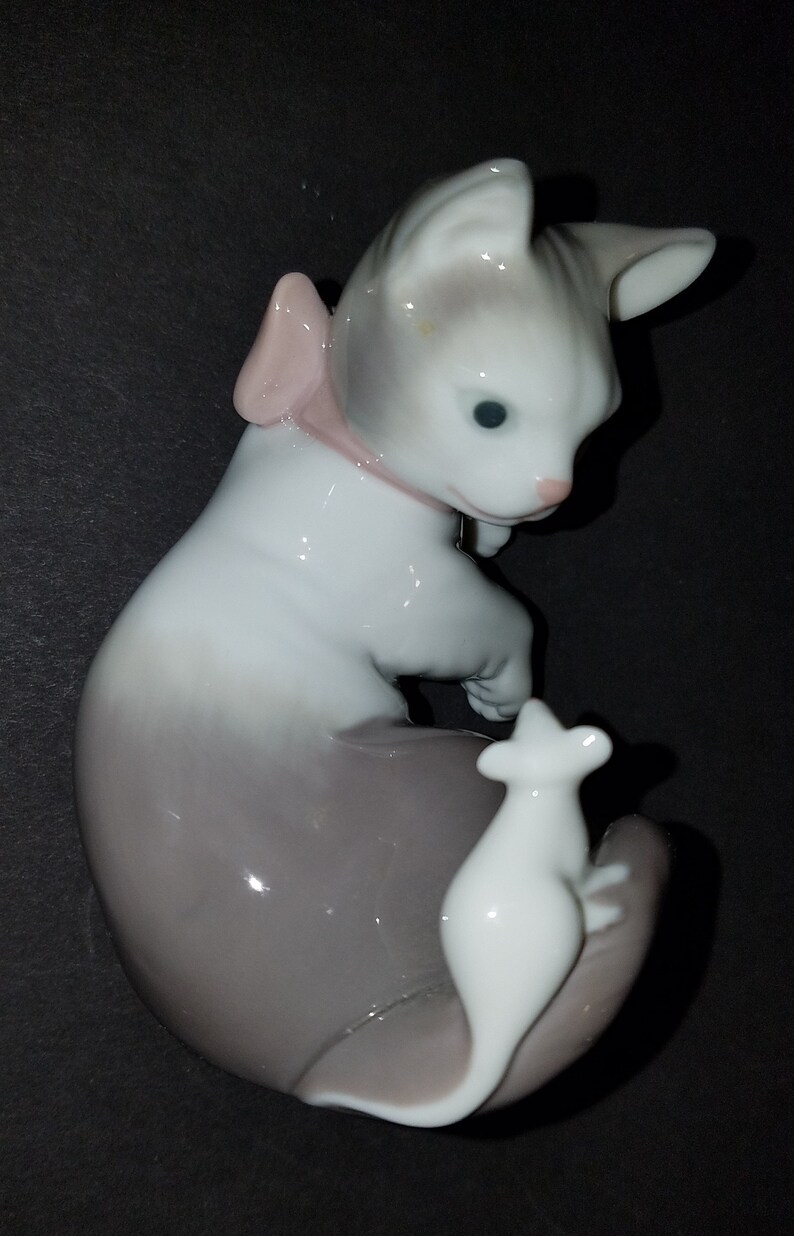 lladro cat with mouse on tail