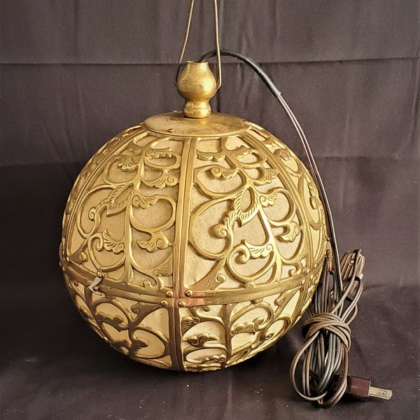 Rare Japanese Vintage Brass Hanging Karakusa Ball Lantern Light
