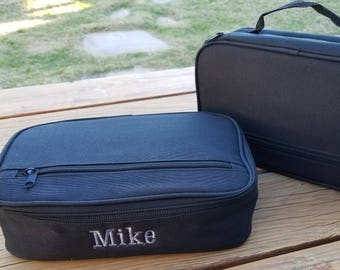 Personalized Gift, Embroidered Toiletry bag, Dopp Kit, Men's Travel kit, Personalized Travel bag, Groomsmen Gift, gift for him, Sew4MyLoves