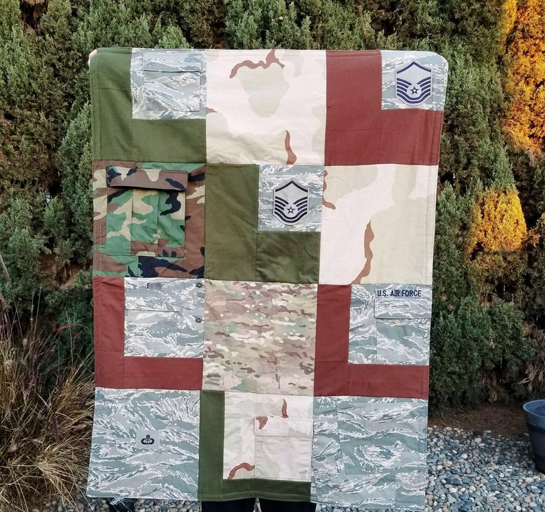 Custom Memory Quilt with Military Uniform lasting memory quilt, lap quilt, throw quilt, personalized with your Uniforms by Sew4MyLoves Bild 4