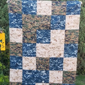 Custom Memory Quilt with Military Uniform lasting memory quilt, lap quilt, throw quilt, personalized with your Uniforms by Sew4MyLoves Bild 3