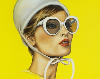 Impresión artística retro de un retrato de los años 60, arte amarillo iluminado, inspirado en el estilo de Audrey Hepburn.