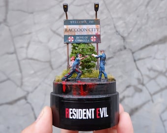 Glass Dome LED - Leon s kennedy VS Zombie, Raccoon City - Mini diorama Zombie - T Virus - movie scene - Resident Evil zombie - Gift