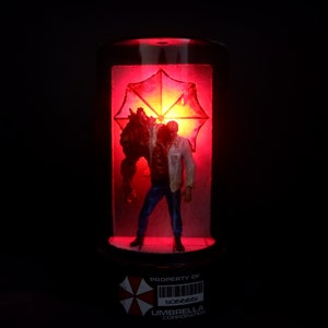 LED Lamp Glass Dome - william birkin  - Mini diorama Zombie - resident evil- movie scene - Resident zombie  - Gift