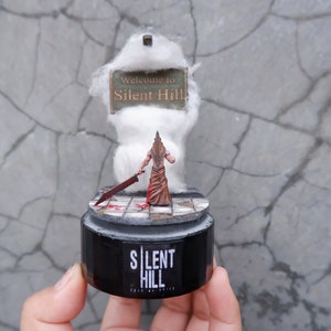 Pyramid Head LED lamp Glass Dome Vers 2.0 - Welcome to Silent Hill diorama - Horor Scene - zombie monster - Special  Gift - merchandise -