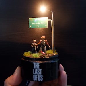 Glass Dome LED - Welcome to Salt Lake City  - Clicker - infected - Indonesia - game scene last of us diorama - zombie -