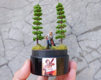LED lamp Glass Dome - The Texas Chainsaw Massacre leatherface diorama - Horor Scene - Special  Gift - merchandise