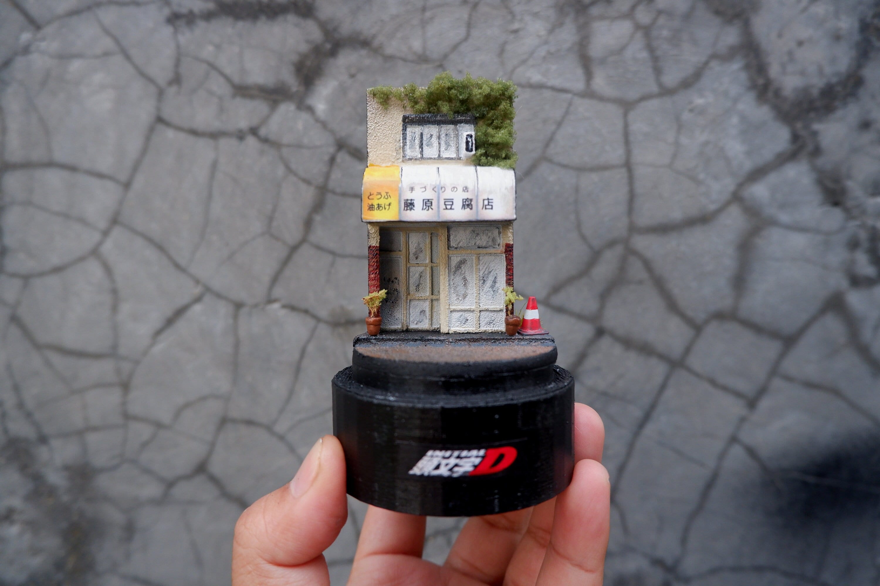 Fujiwara Tofu Shop Miniature Dioramas Glass Dome - AE86 Car Model