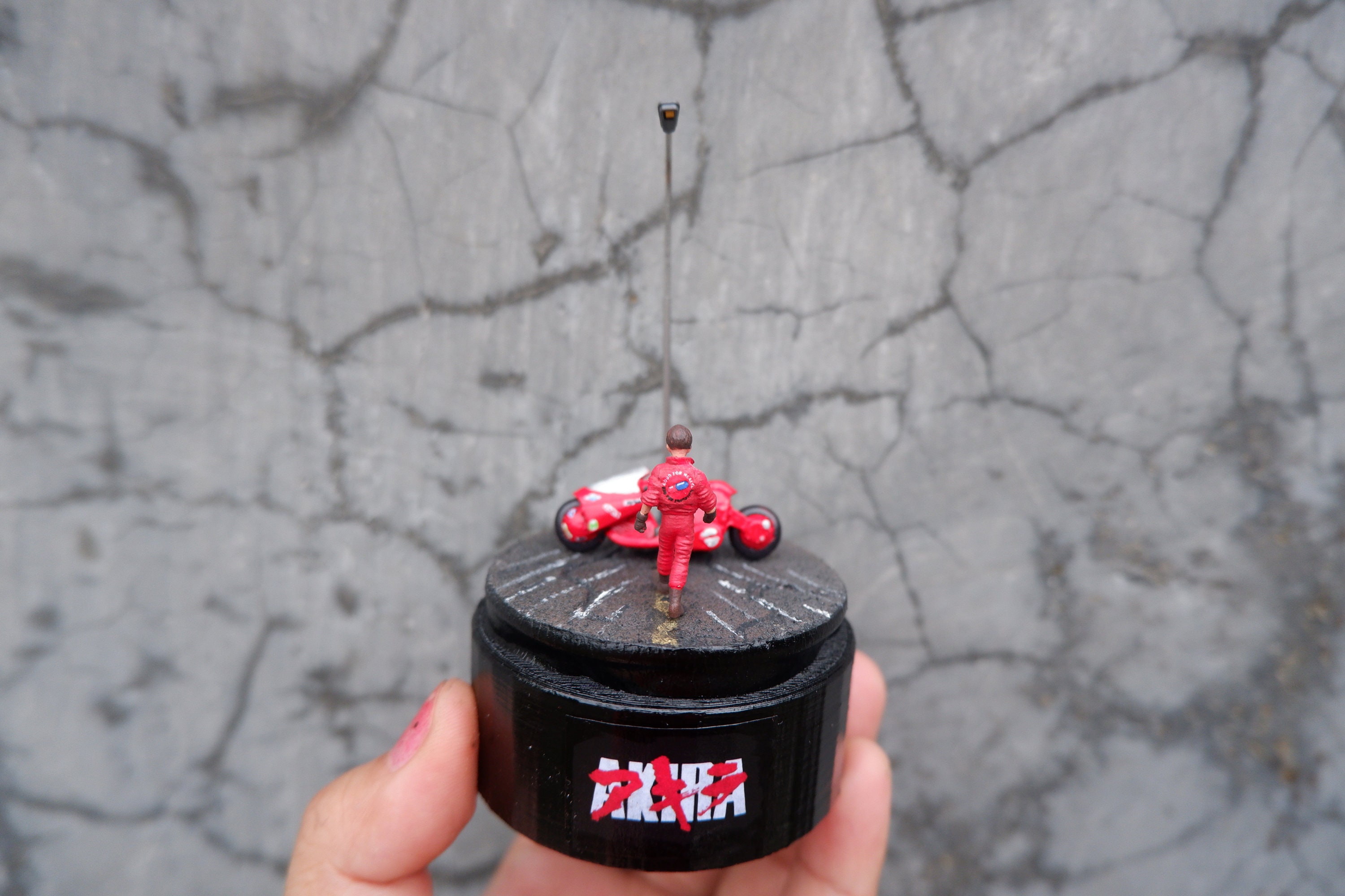Akira Kaneda Bike Mini Figure Diorama Glass Dome - Base on Akira Kaneda Bike Mini Figure Diorama Glass Dome - Base on