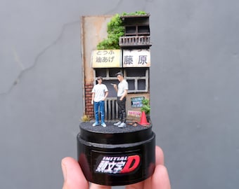 豆腐屋ミニチュアジオラマ - ガラスドームに入ったAE86カーモデル - 頭文字Dディスプレイ - 藤原拓海＆文太 - 彼へのユニークなギフト