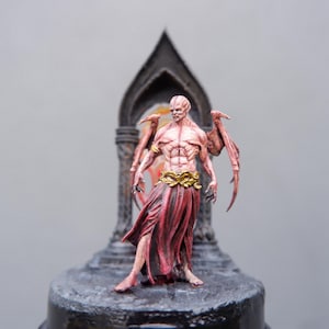 Limited - Glass Dome LED - Vampire Dracula Diorama -  miniature diorama - LED Lamp powered by USB - Gift