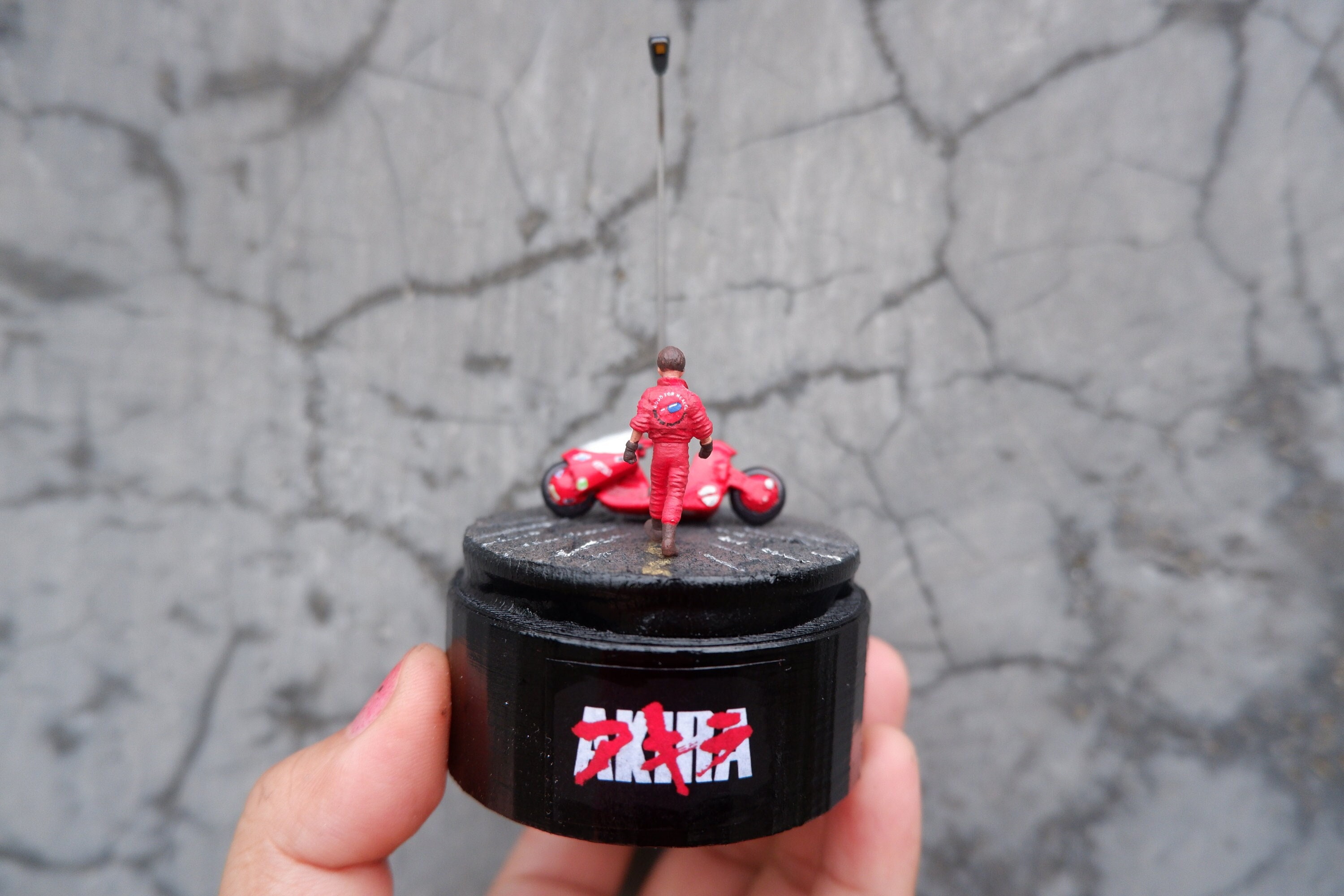 Akira Kaneda Bike Mini Figure Diorama Glass Dome - Base on