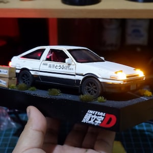 Diecast toyota trueno initial d AE86 diorama abbandonato arrugginito miniatura casa delle bambole hachiroku scala 1:32 -