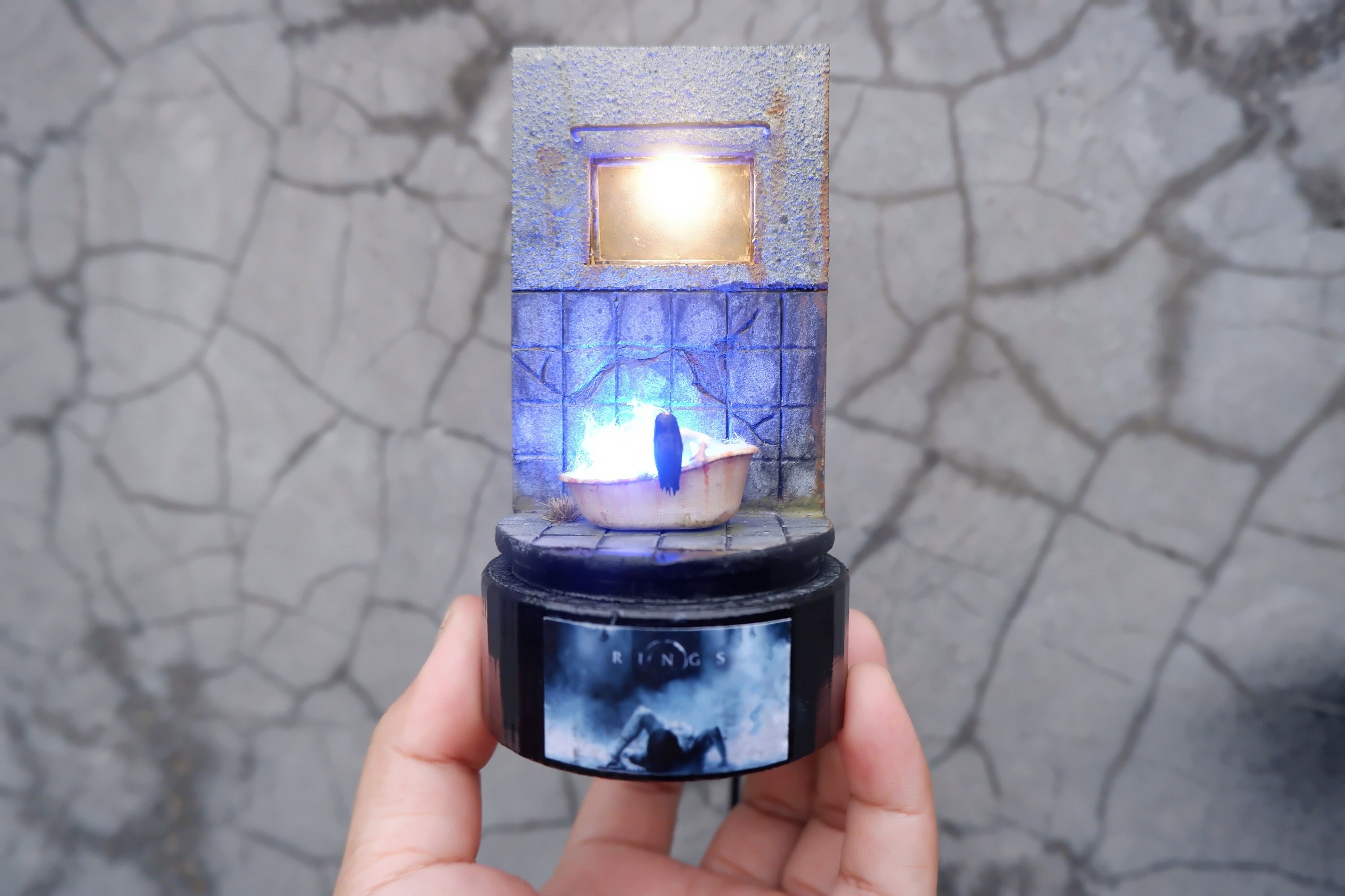 LED lamp Glass Dome - Sadako the ring - Japan korea america Horror -bathroom scene diorama - Special  Gift - merchandise