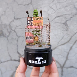 Glass Dome/cube LED - Area 51 mini diorama -  inspired form ufo alien research center facility - LED Lamp powered by USB - Gift